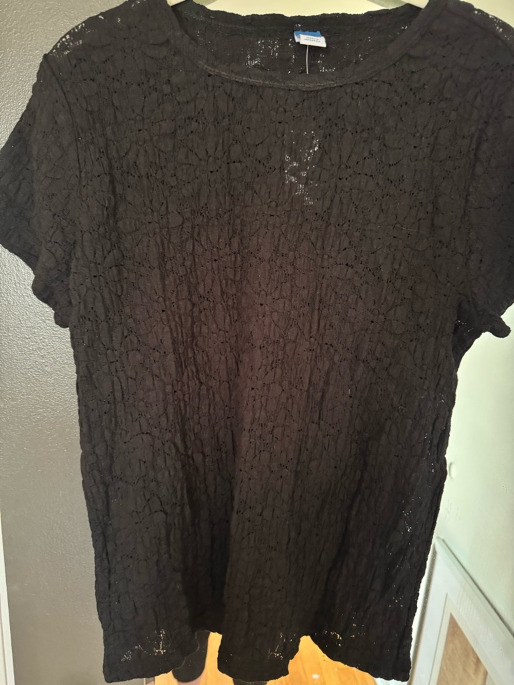 Bundle 4 $10 items for $30 Old Navy NWT Black Lace Short Sleeve Women's Top L